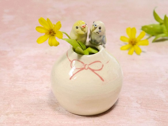 敬老日禮物一個圓形的紅色螺紋Sekisei Inco（小鳥形物體）花瓶 第1張的照片