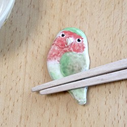 小倉長尾小鸚鵡的筷子架（一隻陶鳥） 第1張的照片