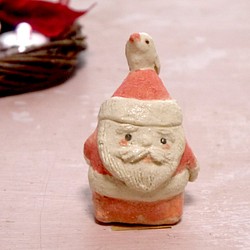 Creema限定クリスマス　小さな文鳥サンタクロース　一人（陶器の置物） 1枚目の画像