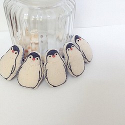 ペンギン刺繍ブローチ 1枚目の画像