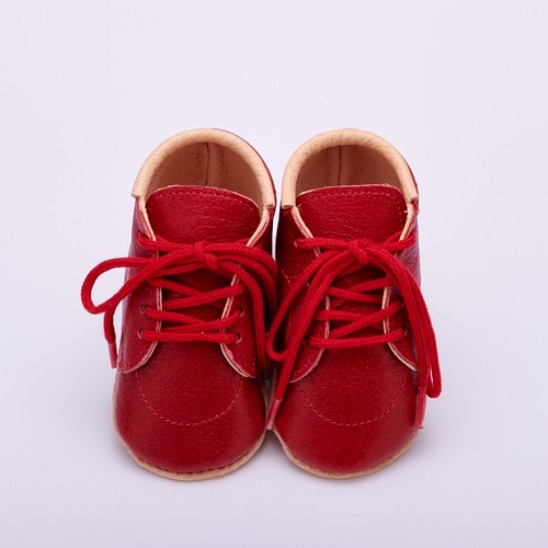 人と環境にやさしい エコレザー 赤 ひも靴 11cm 12 5cm 13 5cm ファーストシューズ 出産祝い 靴 Jiu Baby Shoes 通販 Creema クリーマ ハンドメイド 手作り クラフト作品の販売サイト