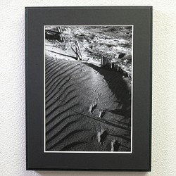 A4 美術照片 020 沙丘風峰鳥足跡磨砂面板單色黑白照片室內照片銷售郵購 第1張的照片