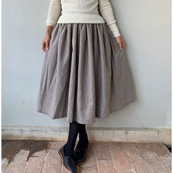 最後の1着限定  ミモレ丈 フレアギャザースカート  シンプル  ハーフリネン ストライプ 1枚目の画像