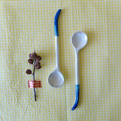 亮藍釉/奶油色 音符造型手捏陶匙/湯匙 (單支) 第1張的照片