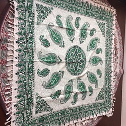 ペルシャ絨毯風の布更紗120cm×120cmテーブルクロススファーカバー 1枚目の画像