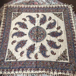 ペルシャ絨毯風の布更紗100cm×100cmテーブルクロススファーカバー 1枚目の画像