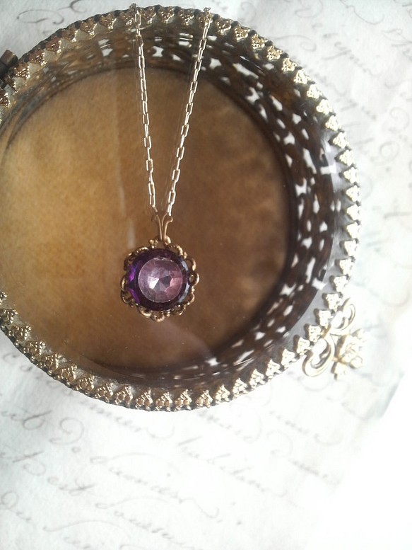 ヴィンテージ　Purple 2tone/facet お花のようなネックレス 1枚目の画像
