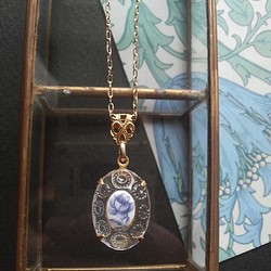 ヴィンテージ　Blue薔薇／Clear装飾Glass　ネックレス（Goldカラー） 1枚目の画像