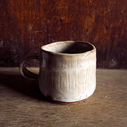 雪の白の釉薬マグカップ/コーヒーカップをつまん 1枚目の画像