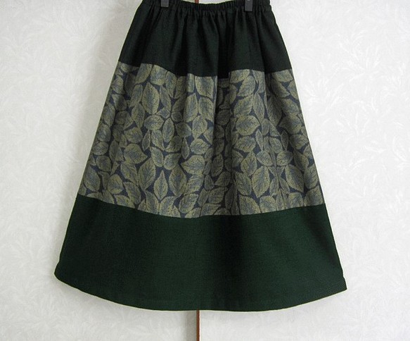 着物リメイク♪グリーン系紬のスカート（裏地付き） 1枚目の画像