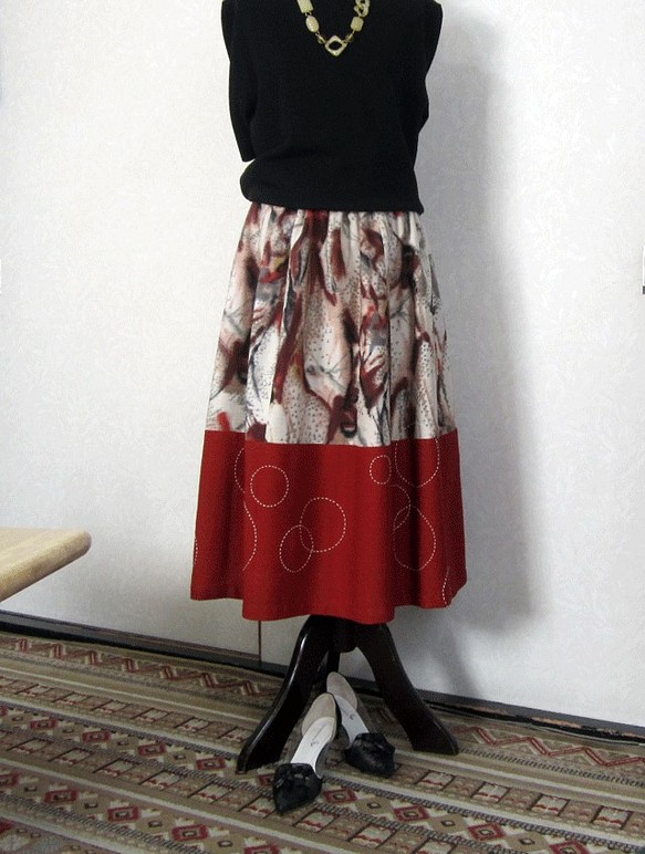 値下げしました☆★☆抽象柄銘仙と手織り紬のスカート（裏地付き） 1枚目の画像