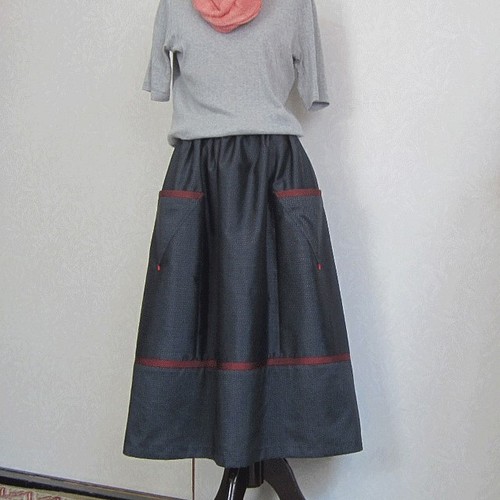 着物リメイク♪赤いラインがワンポイント・大島紬のスカート 丈