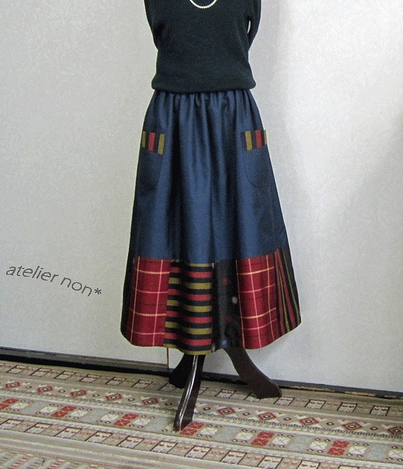 着物リメイク♪大島紬４種（亀甲・ストライプ・ドット・チェック）でモダンなスカート：丈７８ｃｍ（裏地付き 1枚目の画像