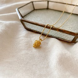 コマツフルーツ-松ぼっくり真鍮ネックレス 1枚目の画像