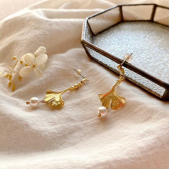 雪冬銀杏- 珍珠 黃銅耳環-可改夾 第1張的照片