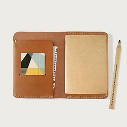 LINTZAN “手工縫製皮革”護照夾/記事手札/記事本 (附贈一本筆記本)  -- 駝黃色 第1張的照片