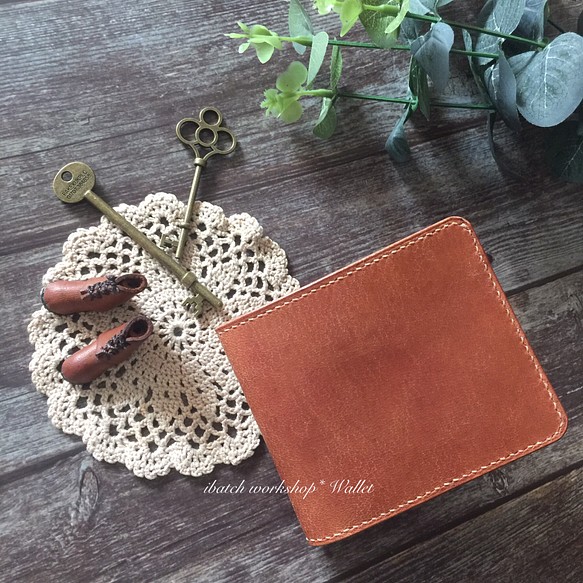 イタリアヌメ革 手縫い二つ折り財布 ナチュラルブラウンA 1枚目の画像