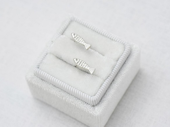 小魚耳環 | 925純銀 女款 可改夾式 可愛動物 手工銀飾 第1張的照片