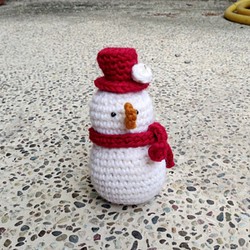 純手工鉤織美麗諾羊毛聖誕小雪人 第1張的照片