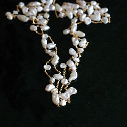 無核珠繩（項鍊）淡水芥末珍珠和金鏈長項鍊（繩） 第1張的照片