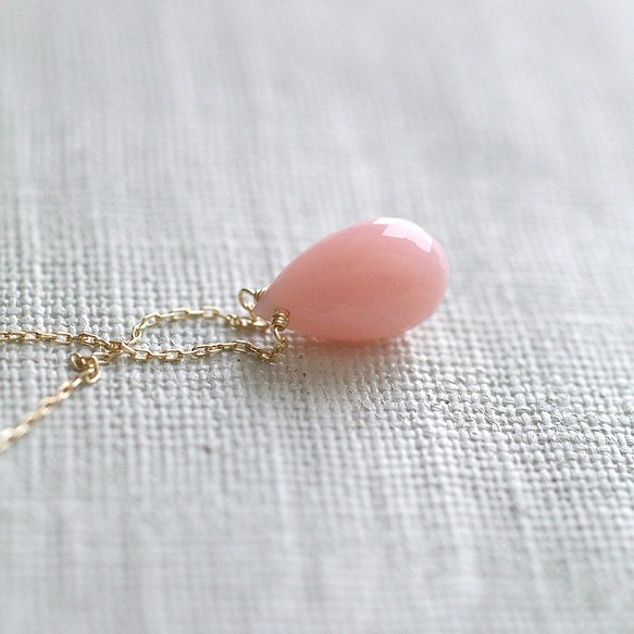 namida : pink Opal（necklace） ピンクオパールと繊細な10金チェーンのネックレス 1枚目の画像