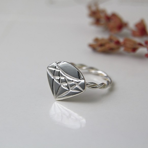 【妳最珍貴】鑽石戒指 / 純銀戒指 / 麻花戒指 / Sterling Silver Diamond 第1張的照片