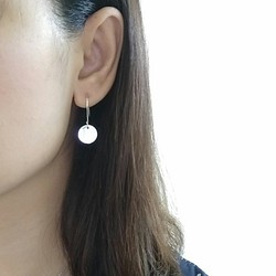 【平面素雅圓牌純銀耳環】素面純銀耳環/Sterling Silver Earrings/Swing Earrings 第1張的照片