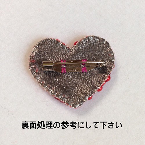 再販 たまご型ブローチ 金 ビーズ刺繍 ゴールド ブローチ Taekoshka 通販 Creema クリーマ ハンドメイド 手作り クラフト作品の販売サイト