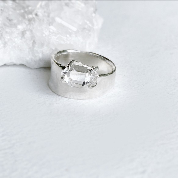 閃靈鑽原生礦石戒指 窄版 Herkimer Diamond Embed Ring 第1張的照片