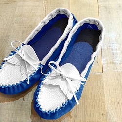 EMA ハンドメイドモカシン moccasin Shoes 本革　BLUE/WHT 1枚目の画像
