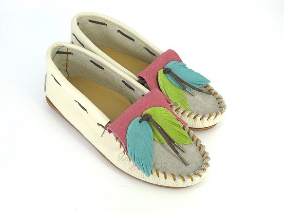 ポップなカラーの葉っぱがかわいいエマデザインモカシン　NALU moccasin Shoes #3 1枚目の画像