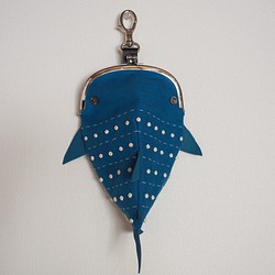 ジンベイザメのヒップバッグ・青(new) 1枚目の画像