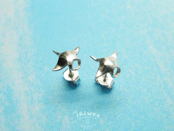 【925海洋銀飾 Diving silver】耳針式魟魚耳環 第1張的照片