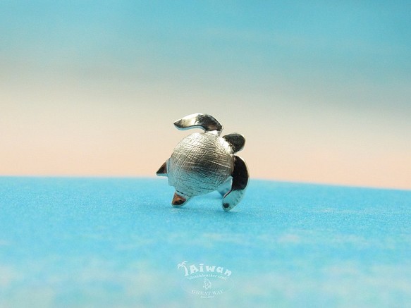 【925海洋銀飾 Diving silver】耳針式海龜耳環 第1張的照片
