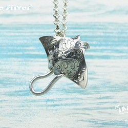 【Diving silver】925銀海洋潛水銀飾--雕花魟魚墜飾 第1張的照片