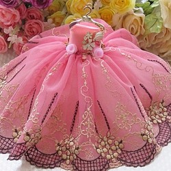 啾啾.羽樂Ｄ０３葡萄紫紅婚紗禮服桌夾／名片夾／鑰匙圈～婚禮佈置 第1張的照片