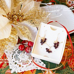 実りの葡萄のクリスマスコフレ〔ピアスorイヤリング＋ブレスレット：ロードライトガーネット〕 1枚目の画像