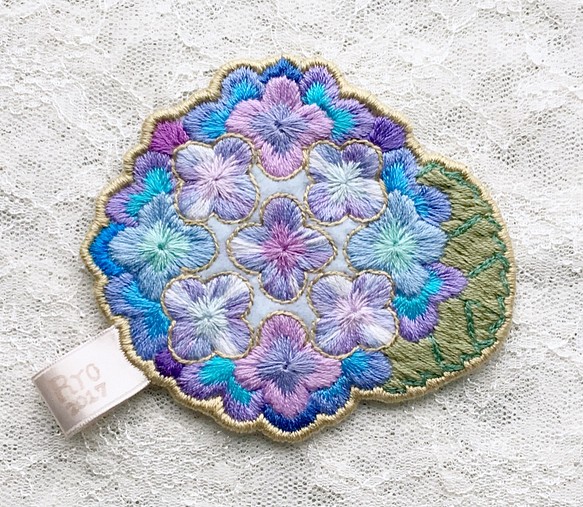 手刺繍・洗えるフェルトのコースター「紫陽花」４ 1枚目の画像