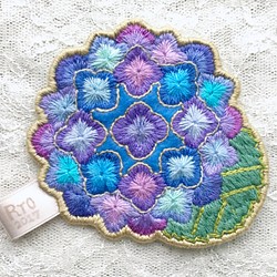 手刺繍・洗えるフェルトのコースター「紫陽花」5 1枚目の画像