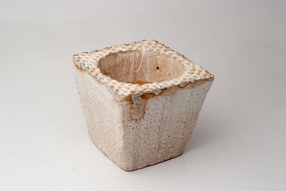 陶器製（２号ポット相当）　多肉植物の欲しがる植木鉢 aam角-588 1枚目の画像