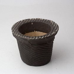 陶器製（2.5号ポット相当）　多肉植物の欲しがる植木鉢 NSSd-1700 1枚目の画像
