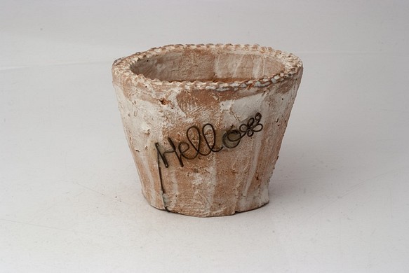陶器製（2.5号ポット相当）　多肉植物の欲しがる植木鉢 SMSw-3554 1枚目の画像