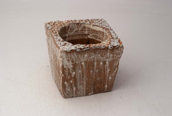 陶器製（２号ポット相当）多肉植物の欲しがる植木鉢 KKS-3726 1枚目の画像