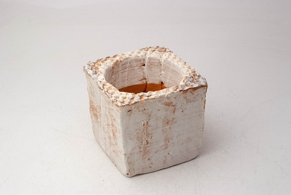 陶器製（２号ポット相当）多肉植物の欲しがる植木鉢 KKS-6078 1枚目の画像