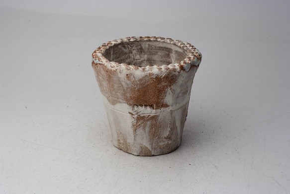 陶器製（２号ポット相当）　多肉植物の欲しがる植木鉢 AAM-6375 1枚目の画像