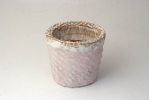 陶器製（2号ポット相当）多肉植物の欲しがる植木鉢 SSSc-7357ピンク 1枚目の画像