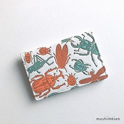 [售罄] 真皮名片夾（通行證卡套）&lt;Orange x Mint&gt; Musimesen Bunko 皮革“日本昆蟲系列 第1張的照片