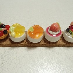 ミニケーキのプッシュピン①☆5個セット 1枚目の画像