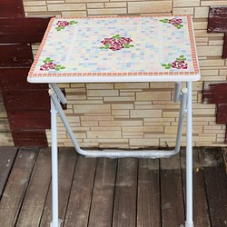 キラキラバラの折りたたみサイドテーブル 1枚目の画像