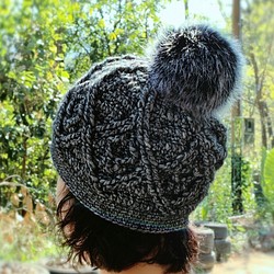 ※Briana Handmade※冬のウールの帽子〜ボールボールツイストウールの帽子〜手編みの本物の撮影〜カスタムの手作り帽子 1枚目の画像